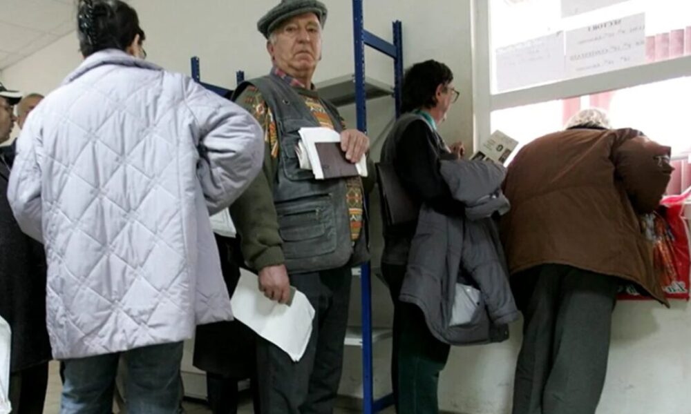 cati-ani-trebuie-sa-ai-munciti-pentru-pensie-in-2026.-stagiul-minim-de-cotizare-explicat