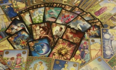 cartea-de-tarot-de-azi,-15-martie.-8-de-monede-anunta-munca,-progres-si-rezultate-mari